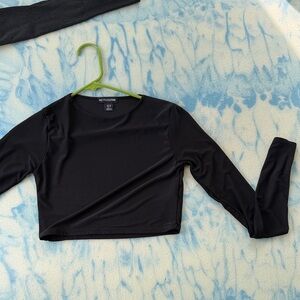 PrettyLittleThing Black Long Sleeve Crop Top